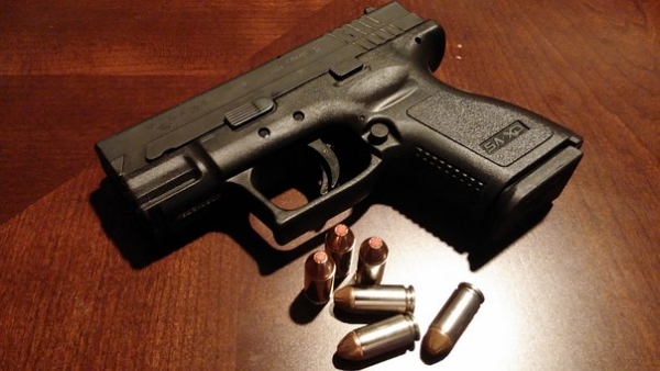 Pistola per difesa personale: rinnovo della licenza si o no?