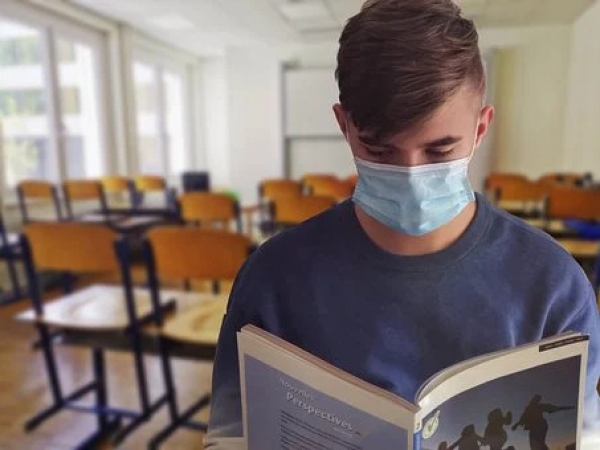 Mascherina a scuola: si deve indossare?