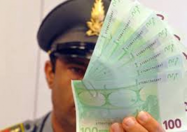 Promotore finanziario ruba parecchio: come farsi risarcire dalla banca?