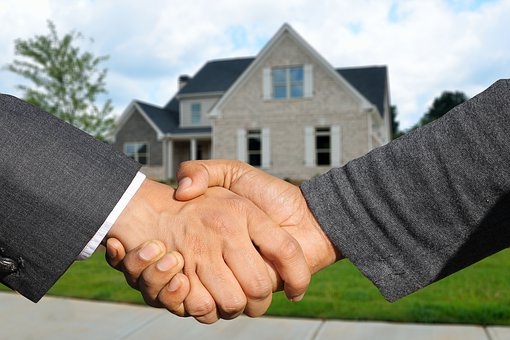 Acquisto all’asta di un immobile abusivo